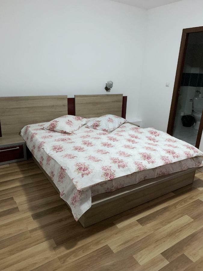 Hotel Restaurant Enigma Plopeni 外观 照片
